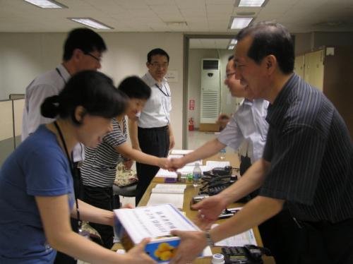 을지훈련 참가자 격려