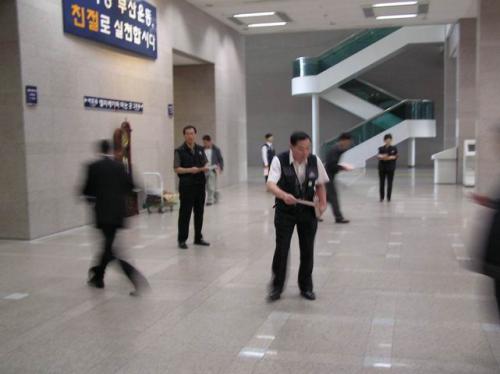 10.01 하반기투쟁선전물배포아침..